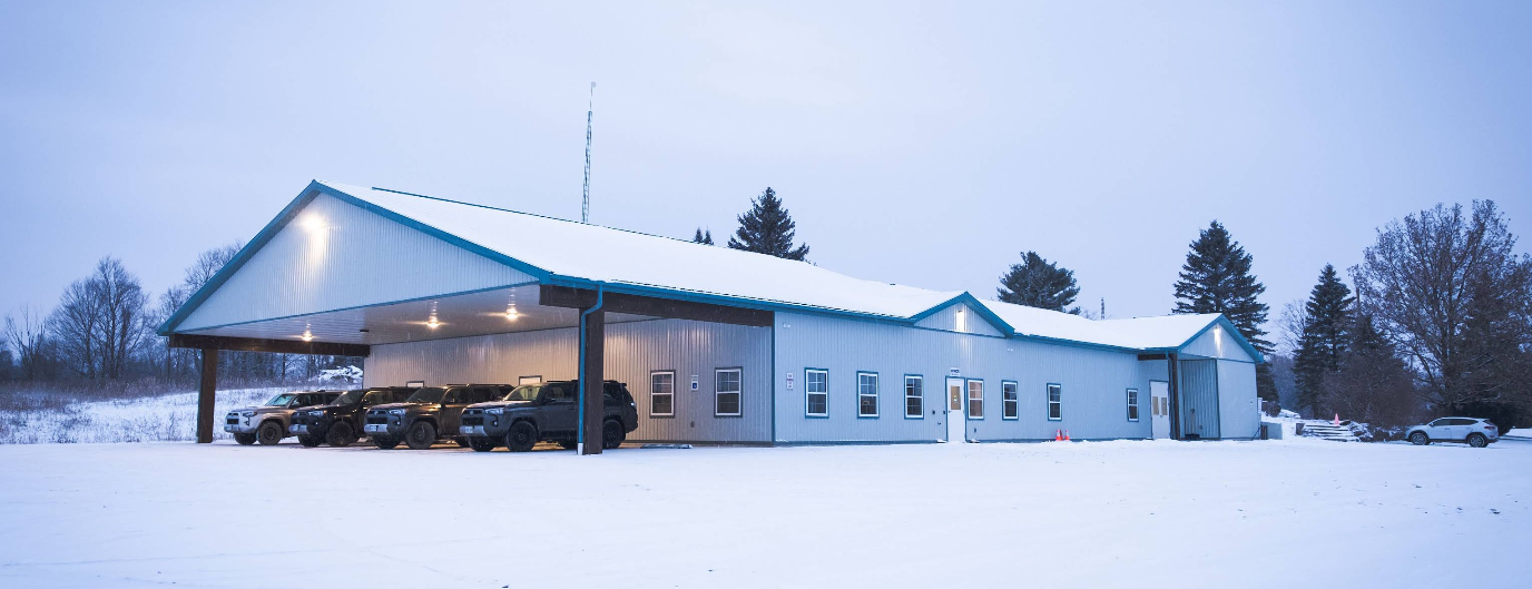 Animal Hospital - McKee-Pownall Equine Service Vet Hospital, Campbellville, ON