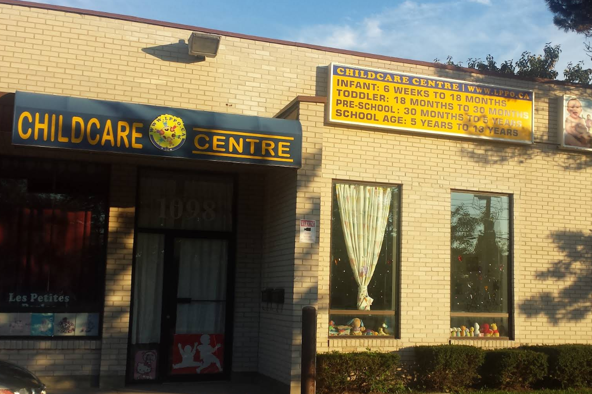 Day Care - Les Petites - Oakville, ON